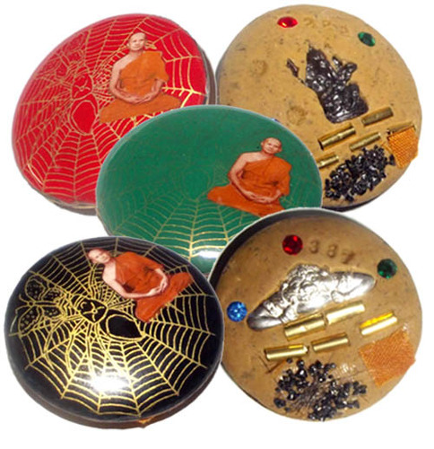 Maeng Mum Maha Lap Dak Sap, the 'Money Trap Magic Spider Lockets' from the Wai Kroo ceremony of 2554 BE (2011) at Wat Tham Faed.