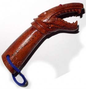 This Palad Khik amulet of Luang Por Jidt is an animist charm with maha sanaeh magic effects.